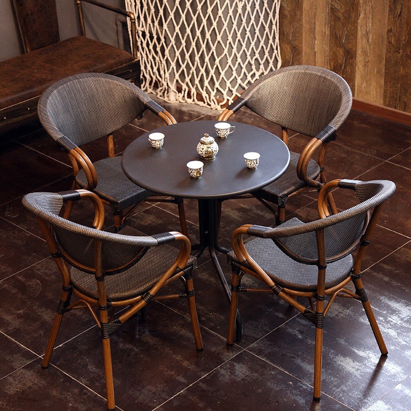 Outdoor Furniture Table And Chairs - 야외 테이블 및 의자 세트 모던